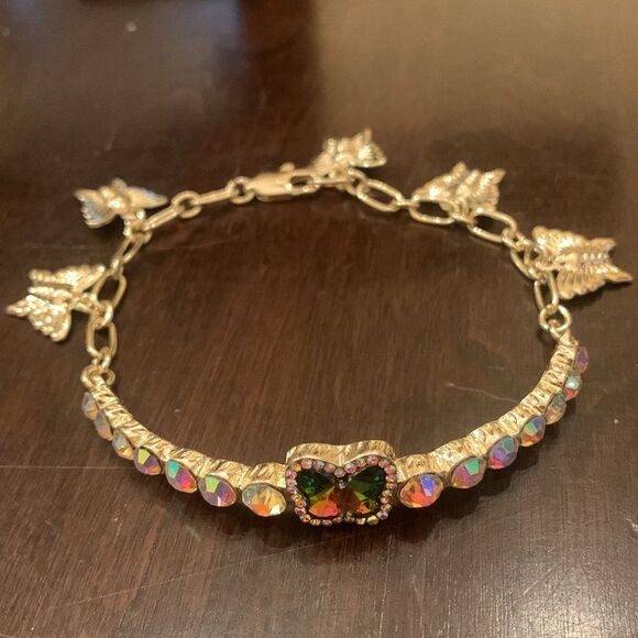 Butterfly Bracelet with iridescent butterfly and rhinestones - Picture 1 of 3